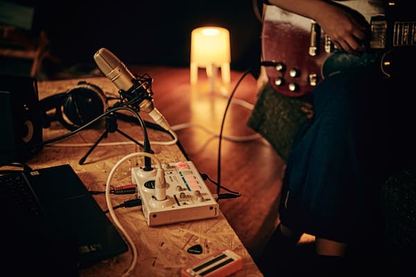 Image shows the Tascam MiniStudio Creator US-42 being used to broadcast a guitarist.