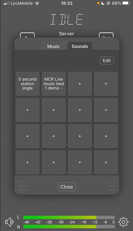 Image is a screenshot from the iziCast app showing the window for uploading and playing sound effects.